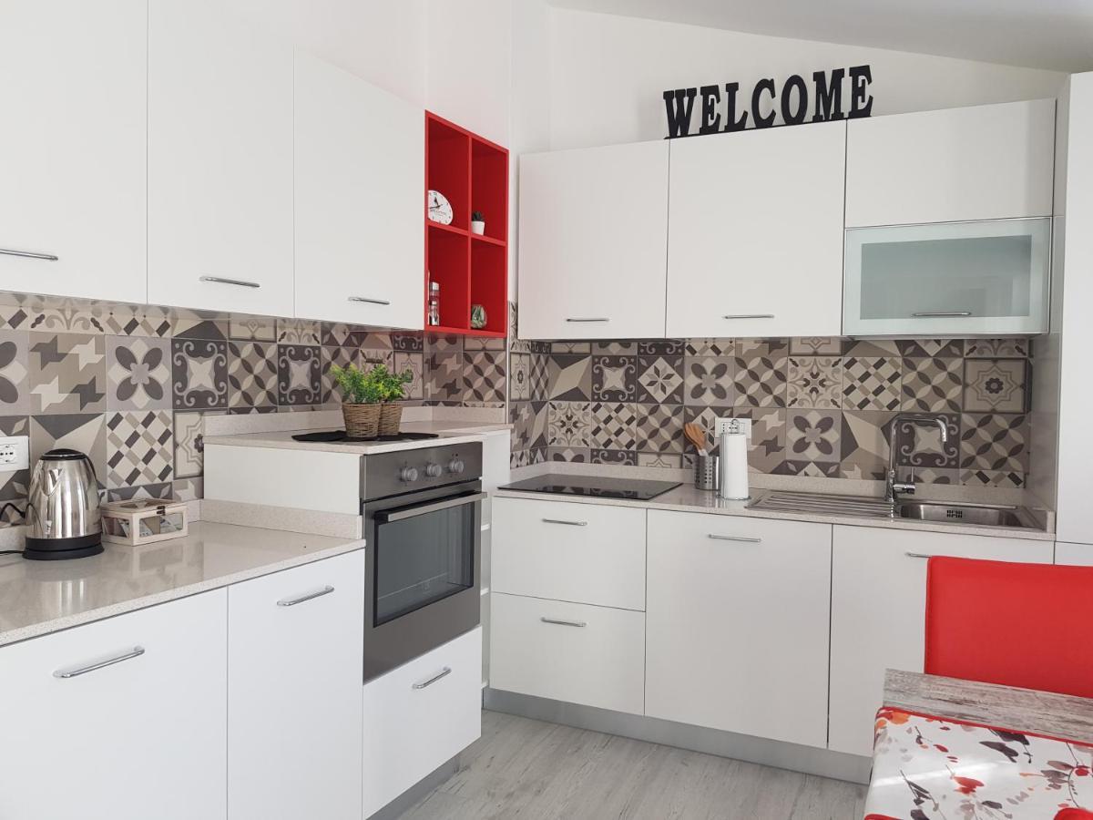 Casaviva - Casa Vacanze A Ceriale Con Terrazza エクステリア 写真