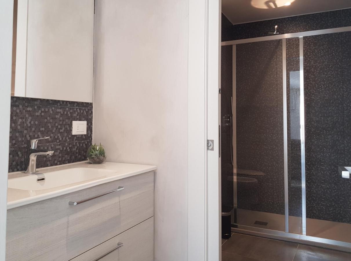 Casaviva - Casa Vacanze A Ceriale Con Terrazza エクステリア 写真