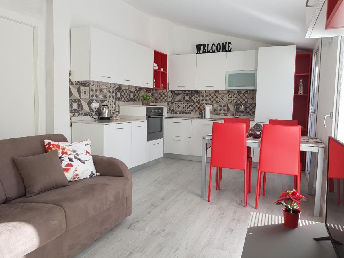 Casaviva - Casa Vacanze A Ceriale Con Terrazza エクステリア 写真
